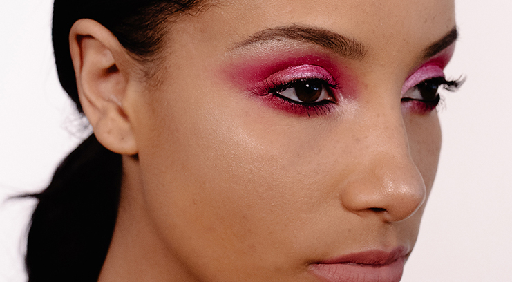 Here&rsquo;s What Happens When You Use Lipstick As Eye Makeup