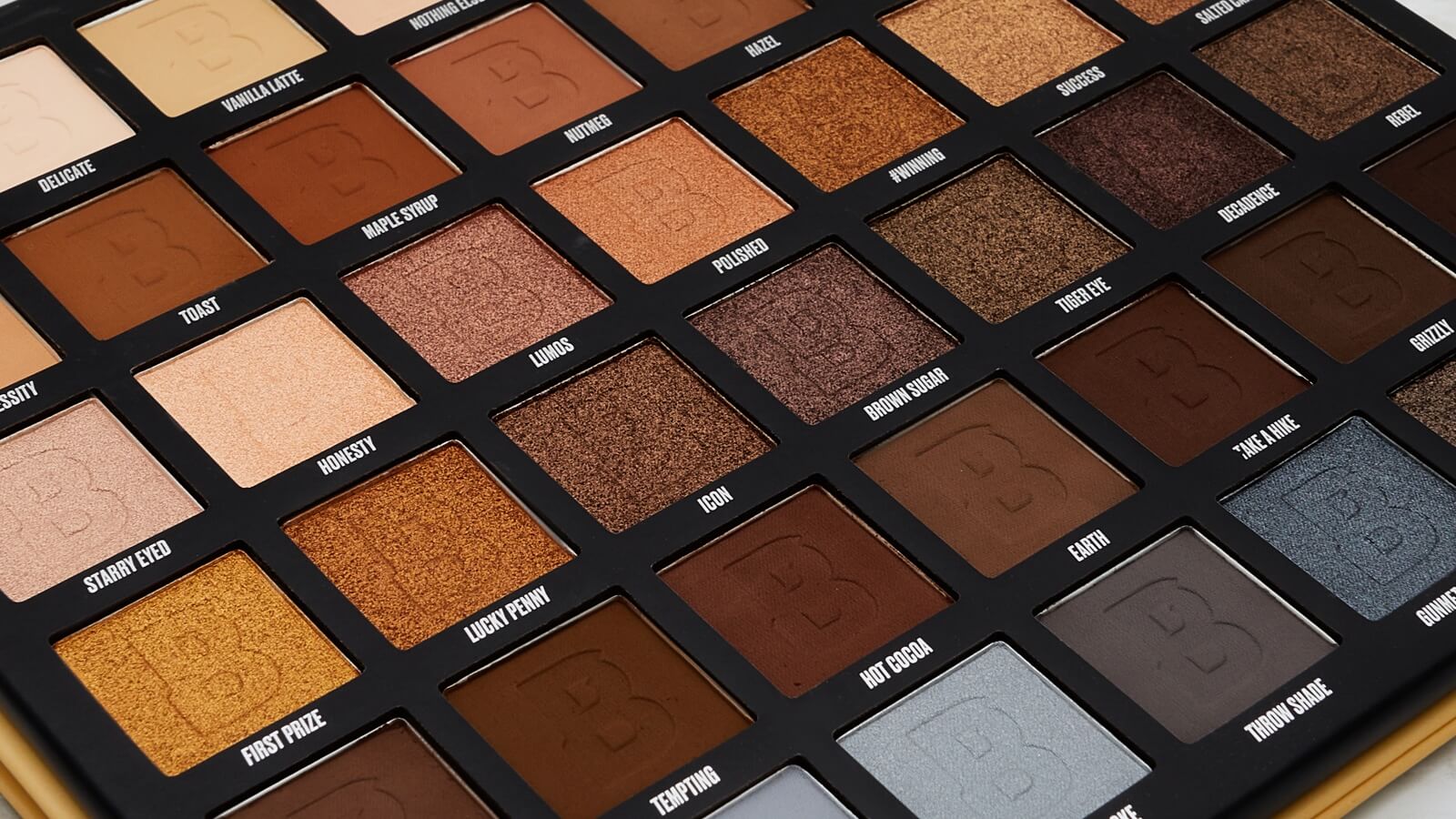 The Best Eyeshadow Palettes For Grey Eyes