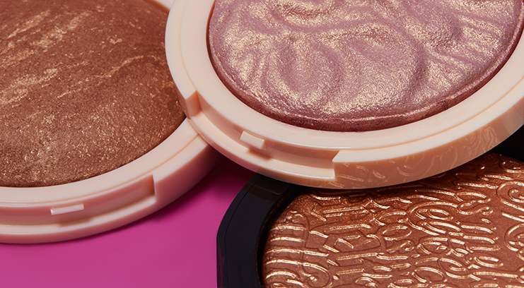 The 4 Best Highlighters For Darker Skintones