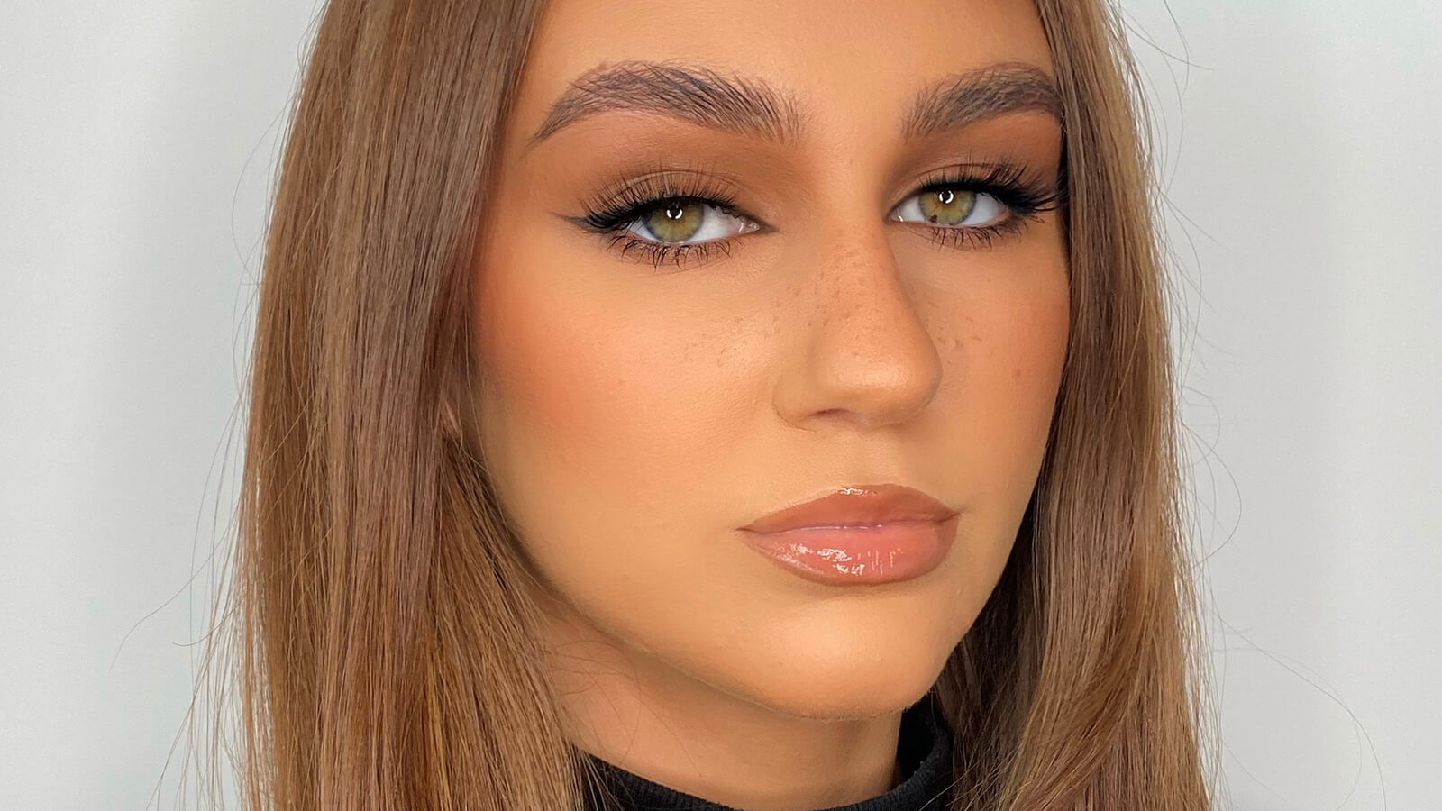 How To Apply Eyeliner