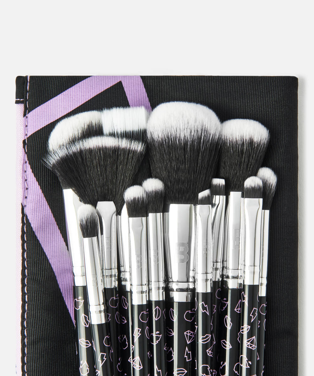 BY BEAUTY BAY ICONIC 12 PIECE BRUSH SET WITH BAG