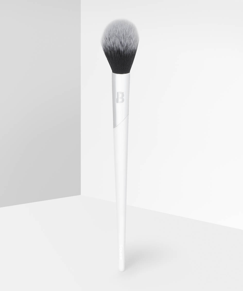 BY BEAUTY BAY HIGHLIGHTER BRUSH BB105
