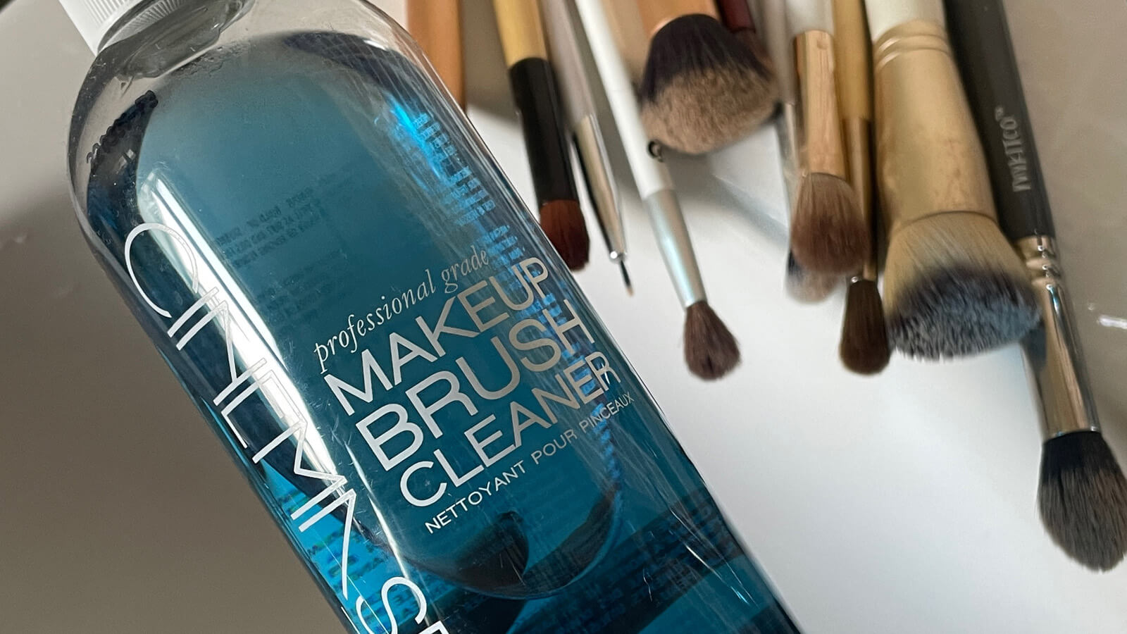 We’re Obsessed With… This MUA-Approved Brush Cleaner